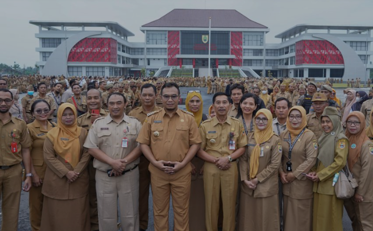 “Sambutan Hangat dan Apel Perdana: Sigit Pamungkas Ajak ASN Sragen Ubah Wajah Daerah Jadi ‘Glowing’”