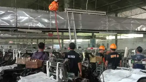 “Pabrik di Sragen Terbakar: Panik Melanda Saat Puluhan Karyawan Terpaksa Berhamburan”