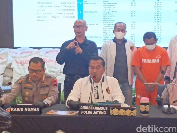 “Pabrik di Boyolali Produksi ‘Pupuk Palsu’ yang Viral di Sragen — Petani Dirugikan Rp 200 Juta/Bulan”