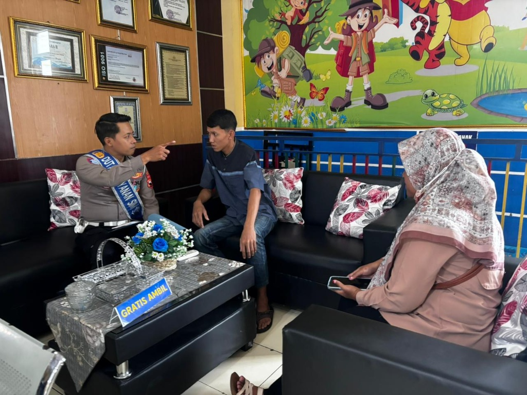 Di Sofa Solusi Satlantas Sragen: Duta Pelayanan Merobohkan Tembok Kebingungan Pemohon SIM