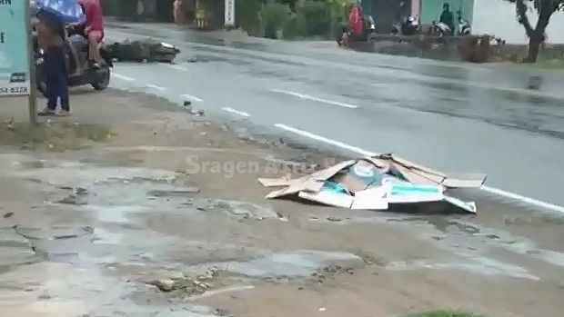 NGERINYA JALUR MAUT NGAWI-MANTINGAN: Berawal dari Senggolan Kecil, Joko Julianto (Sragen) Terpental ke Pelukan Truk Fuso