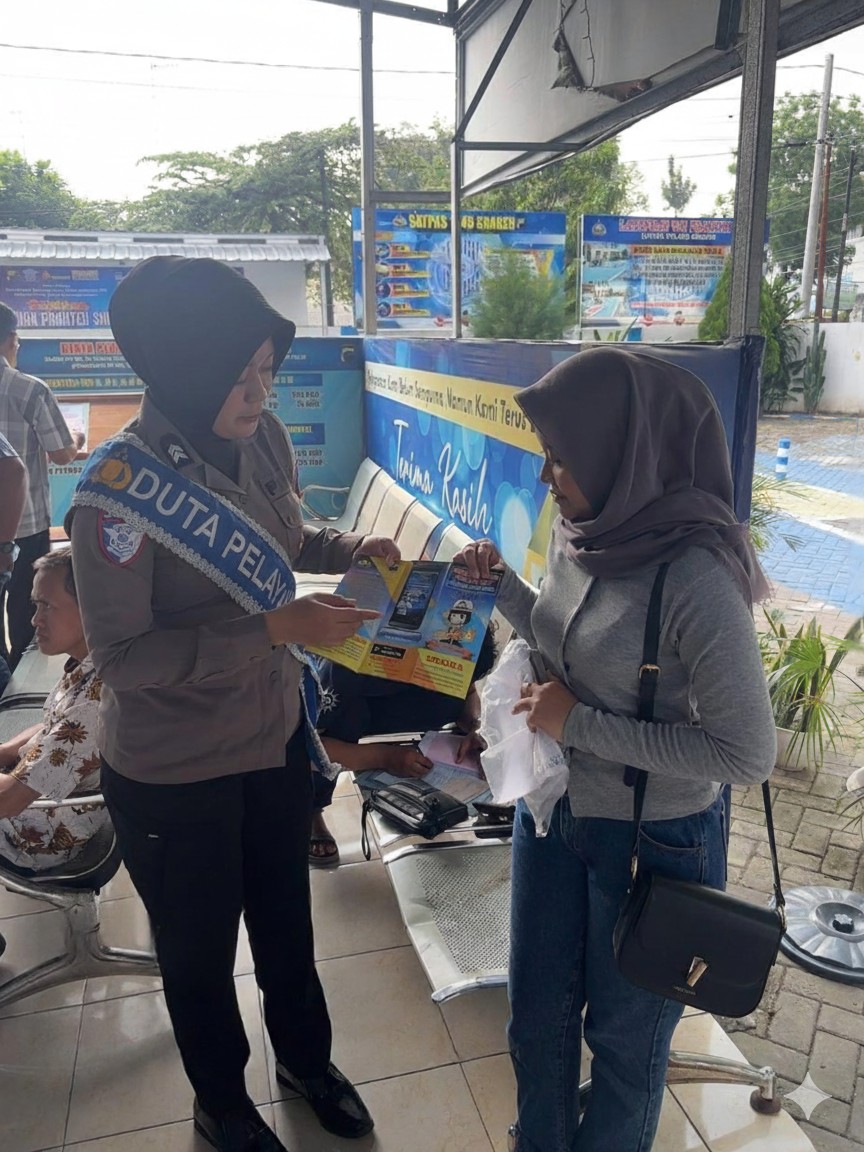 TRANSPARANSI HINGGA SUDUT TUNGGU: Duta Pelayanan SIM Satlantas Polres Sragen Sosialisasikan Standar Pelayanan Melalui Media Informasi