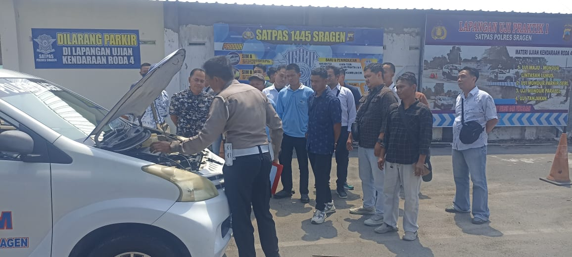 POLANTAS MENYAPA, SATLANTAS POLRES SRAGEN DUKUNG BUDAYA KESELAMATAN BERKENDARA