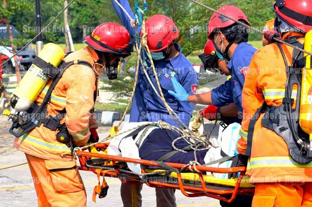 Sragen Bersiap Penuh: Apel Kesiapsiagaan Hadapi Bencana Hidrometeorologi Disertai Simulasi Darurat yang Menggugah