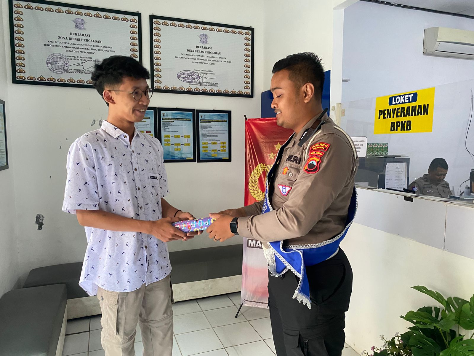 Berita Sragen Asri news reward duta pelayanan bpkb kepada masyarakat