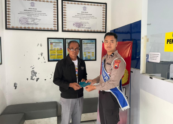 Pelaksanaan Sosialisasi dan edukasi kepada pemohon register BPKB