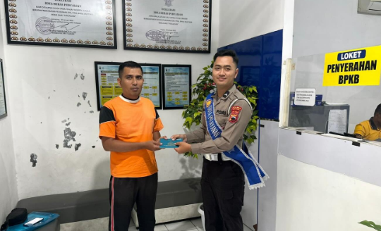 Pelaksanaan Sosialisasi dan edukasi kepada pemohon register BPKB