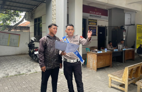 Polantas Menyapa ‘Problem Solving’: Duta Pelayanan STNK Polres Sragen Bantu Prosedur Proses Pajak di Samsat Sragen