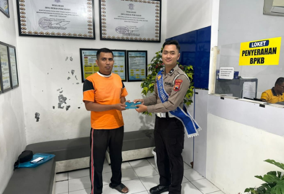 Pelaksanaan Sosialisasi dan edukasi kepada pemohon register BPKB