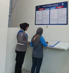 Polres Sragen Aktif Edukasi Masyarakat Lewat Program ‘Polantas Menyapa’ dalam Upaya Peningkatan Pelayanan Samsat