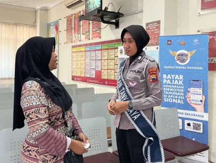 Polantas Menyapa ‘Problem Solving’: Duta Pelayanan STNK Polres Sragen Bantu Prosedur Proses Pajak di Samsat Sragen