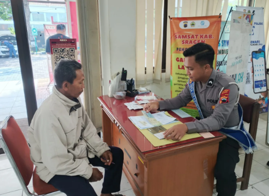 Satuan Lalu Lintas Polres Sragen terus mengedepankan pelayanan yang berorientasi pada penyelesaian masalah (problem solving)